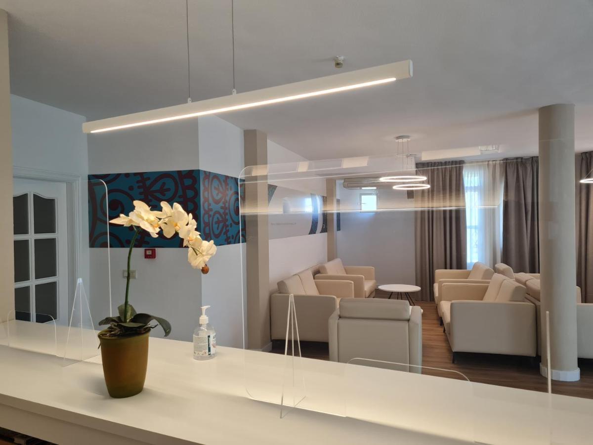 Hotel Balneario Fuentes Del Trampal Carmonita 外观 照片