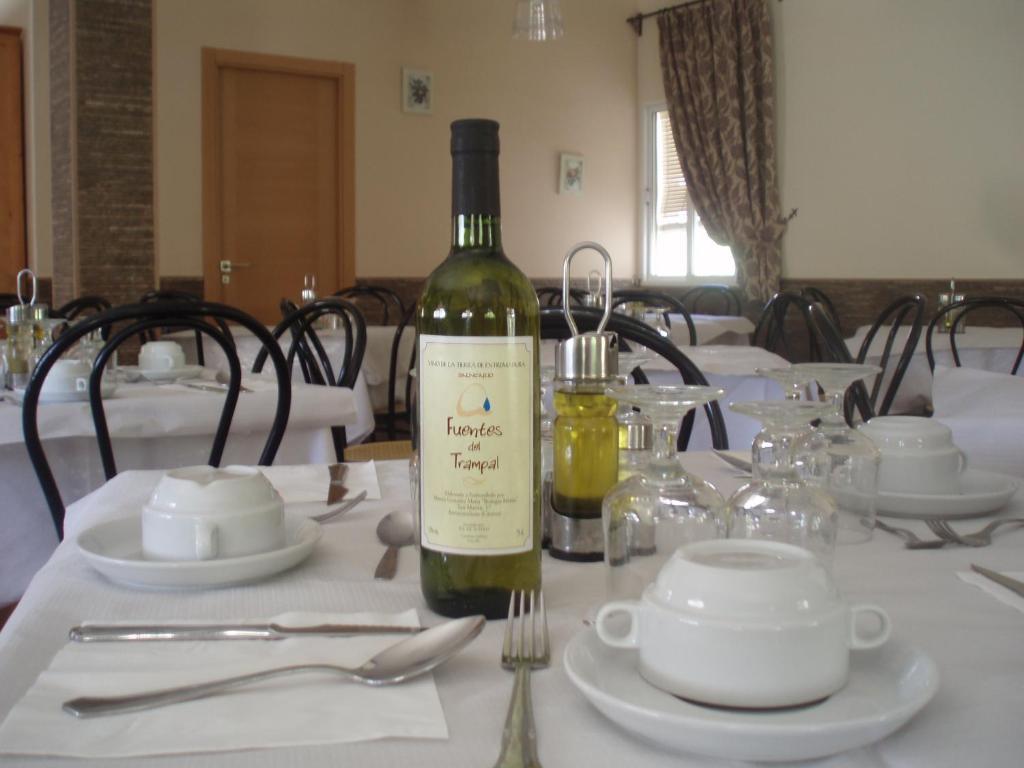 Hotel Balneario Fuentes Del Trampal Carmonita 外观 照片