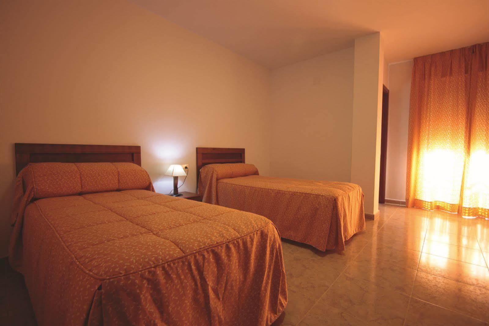 Hotel Balneario Fuentes Del Trampal Carmonita 外观 照片